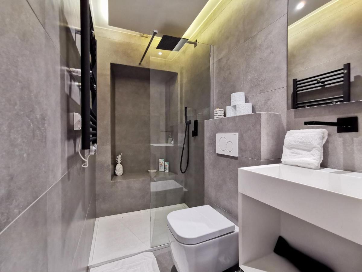 Le Petit Balcon By Booking Guys Niza Exterior foto